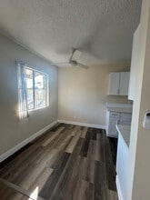 921 S Trident St in Anaheim, CA - Building Photo - Building Photo