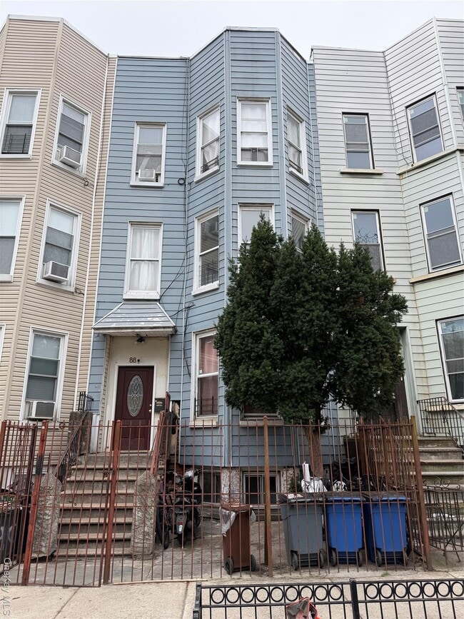 88 Cornelia St in Brooklyn, NY - Building Photo - Building Photo