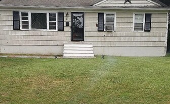 22 Hovenkamp Ave in Nanuet, NY - Building Photo