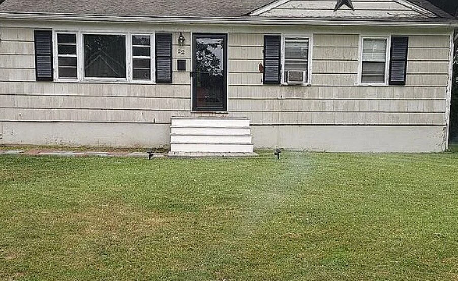 22 Hovenkamp Ave in Nanuet, NY - Building Photo