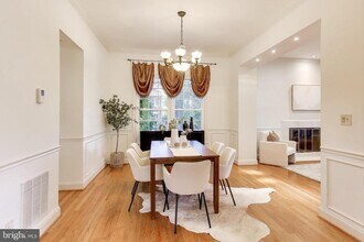 7806 Fox Gate Ct in Bethesda, MD - Building Photo - Building Photo