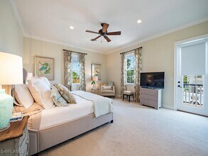 613 14th Ave S in Naples, FL - Foto de edificio - Building Photo
