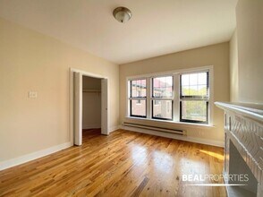 1317 Oak Ave in Evanston, IL - Building Photo - Building Photo