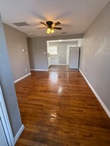 304 Williams Ave, Unit 304.5 in Cleburne, TX - Building Photo