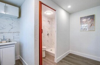 7680 Taft St-Unit -1 in Pembroke Pines, FL - Building Photo - Building Photo