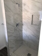 1136 S Holt Ave in Los Angeles, CA - Building Photo - Building Photo