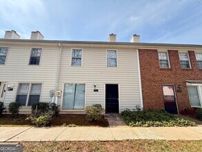 151 Old Ferry Way in Roswell, GA - Building Photo - Building Photo