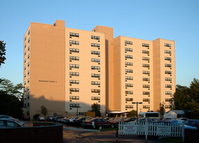 Woodburn Court Apartments