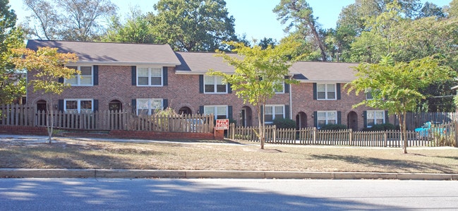 2530-2550 Lee St in Columbia, SC - Foto de edificio - Building Photo