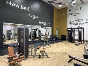 Enclave at LaFrontera in Round Rock, TX - Foto de edificio - Building Photo