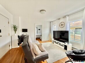 10 Linden Pl in Stamford, CT - Building Photo - Building Photo