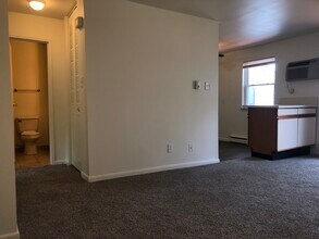 23B Oxford Vlg in Egg Harbor Township, NJ - Building Photo - Building Photo