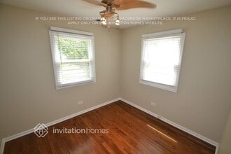 911 Paul St W in McHenry, IL - Building Photo - Building Photo