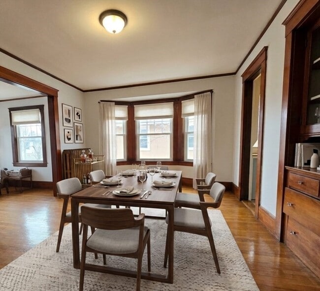 19 Rowe St in Newton, MA - Building Photo - Building Photo