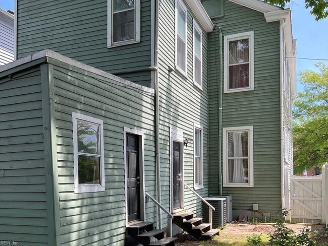 442 Court St in Portsmouth, VA - Foto de edificio - Building Photo
