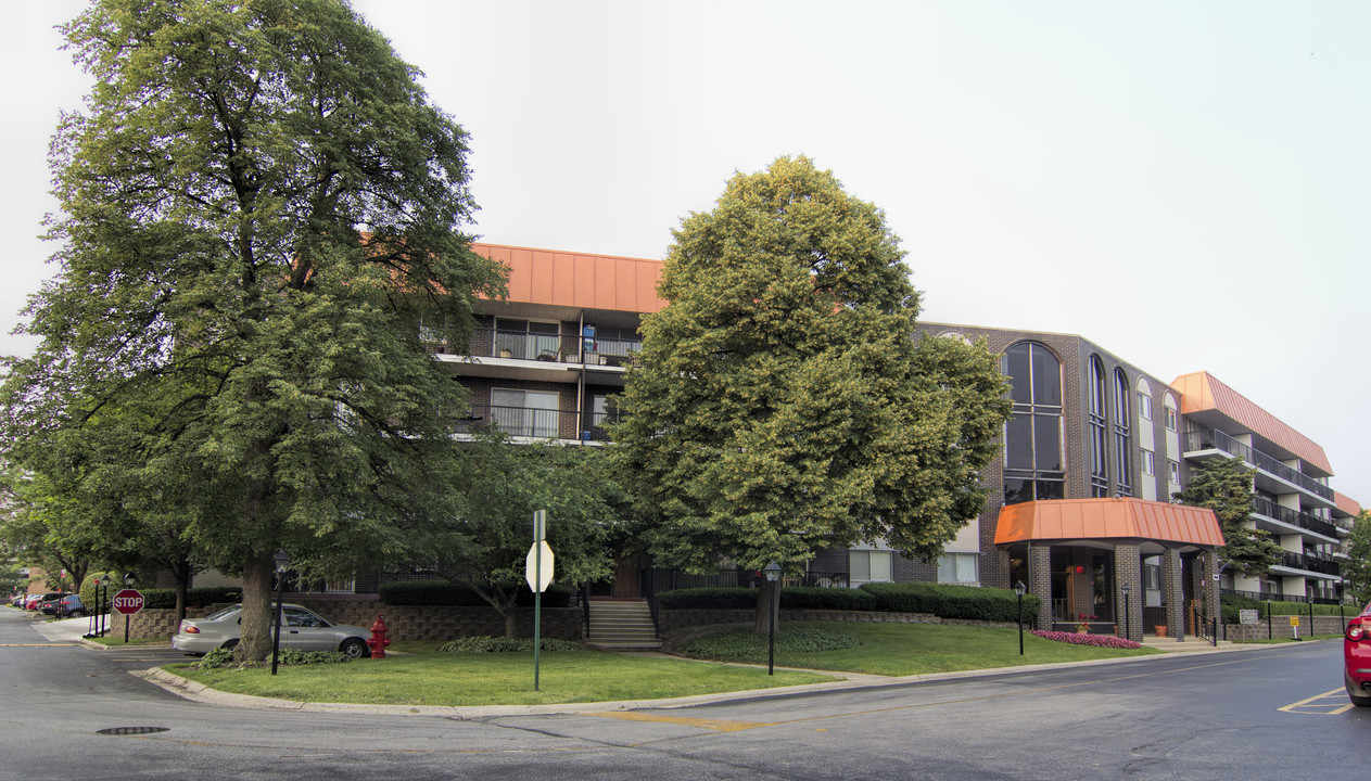 Barcelona in Skokie, IL - Foto de edificio