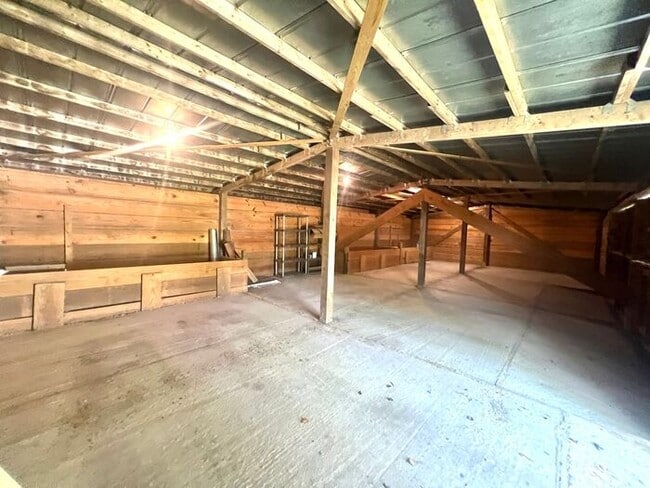 property at 207 Whispering Pines Ct