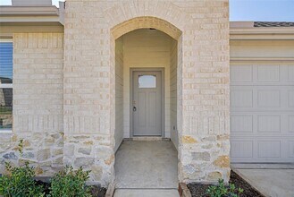 31143 Warwick Coast Ct in Fulshear, TX - Building Photo - Building Photo