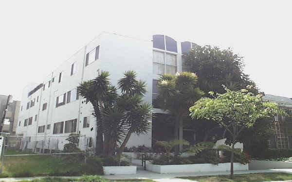 148 S Reeves Dr in Beverly Hills, CA - Foto de edificio - Building Photo