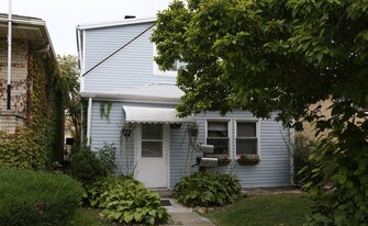 2835 Harvey Ave in Berwyn, IL - Building Photo