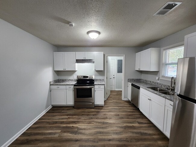 property at 723 W Creek Cir