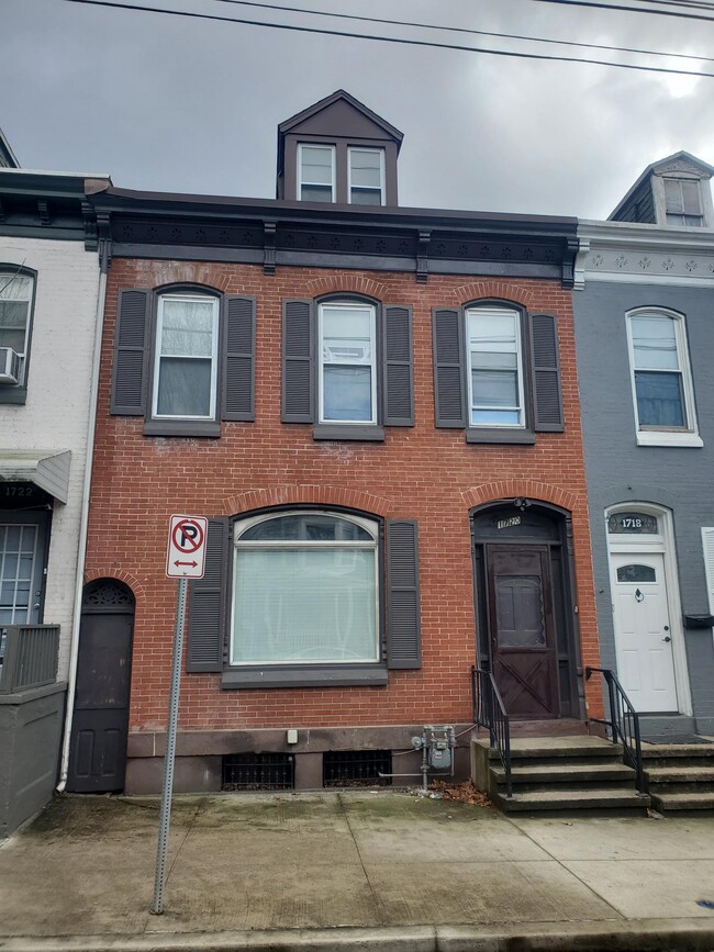 property at 1720 Perkiomen Ave