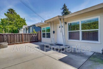 489 Rollins Rd in Burlingame, CA - Building Photo - Building Photo