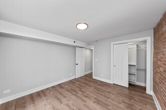 1235 N La Salle Dr, Unit 5F in Chicago, IL - Building Photo - Building Photo