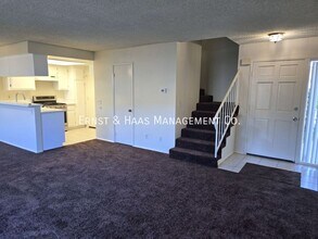 9118 Cedar St in Bellflower, CA - Building Photo - Building Photo