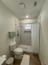 216 University Ave. in San Antonio, TX - Foto de edificio - Building Photo