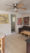4111 SW 32nd St in West Park, FL - Foto de edificio - Building Photo