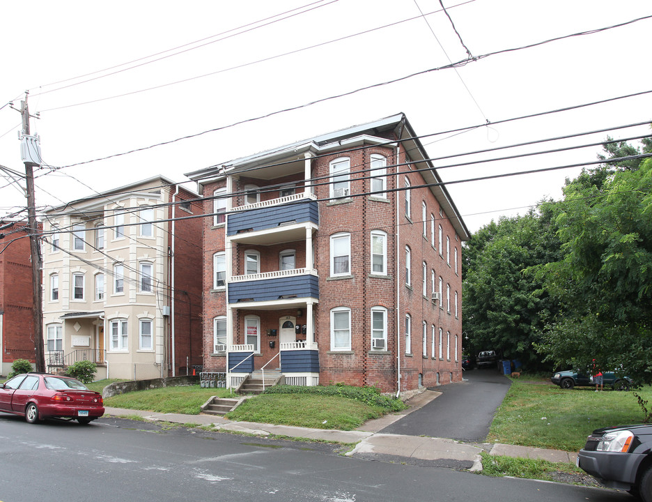 183 Broad St in New Britain, CT - Building Photo