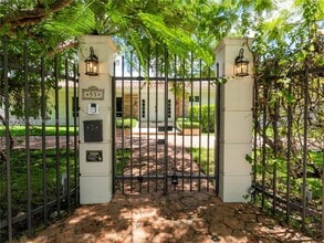 55 Pinta Rd in Miami, FL - Building Photo - Building Photo