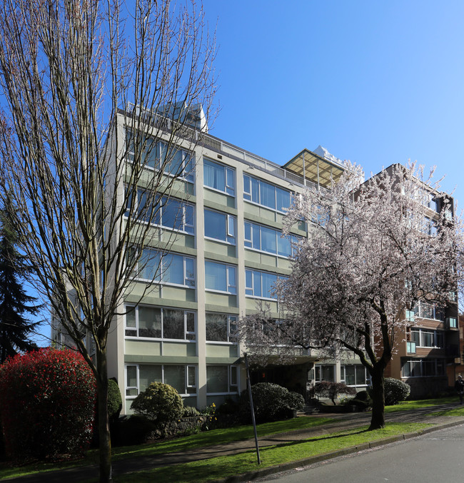 Bella Vista Apartments in Vancouver, BC - Building Photo - Building Photo