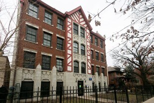 2402 N Kedzie Blvd, Unit 502 in Chicago, IL - Building Photo