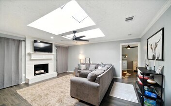 10322 Sageplum Dr in Houston, TX - Foto de edificio - Building Photo