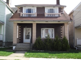 320 Knox Ave in Carnegie, PA - Building Photo