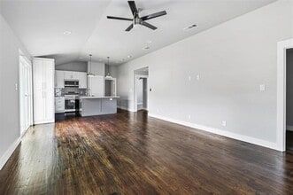 1905 Gordon St in Greenville, TX - Building Photo - Building Photo