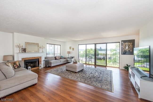 property at 1150 River Rd