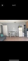 14102 SW 152nd Ct in Miami, FL - Building Photo
