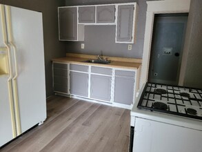 2404 Perry St in Erie, PA - Building Photo - Building Photo