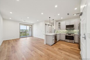 3877 Pell Pl, Unit 313 in San Diego, CA - Building Photo