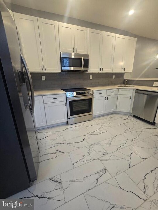 3513 Mt Vernon St in Philadelphia, PA - Building Photo