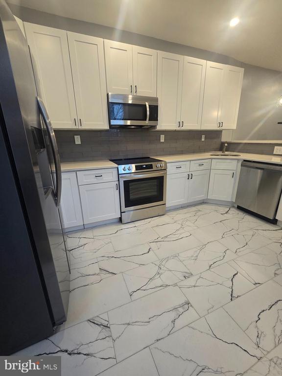 property at 3513 Mt Vernon St