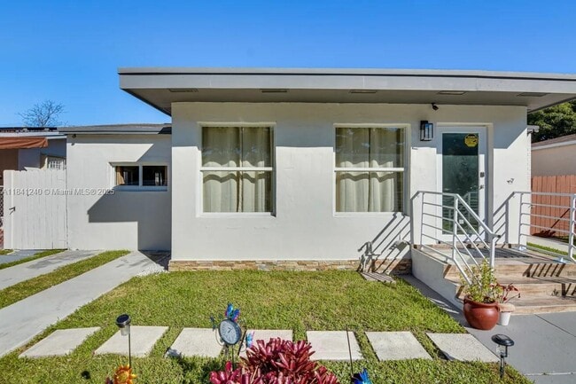 19 NE 115th St in Miami, FL - Building Photo - Building Photo