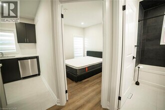 265 Robert St in Hamilton, ON - Building Photo - Building Photo