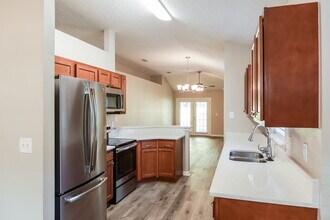 914 Walburg St in Green Cove Springs, FL - Building Photo - Building Photo