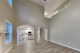 400 Manor Glen Dr in Suwanee, GA - Building Photo - Building Photo