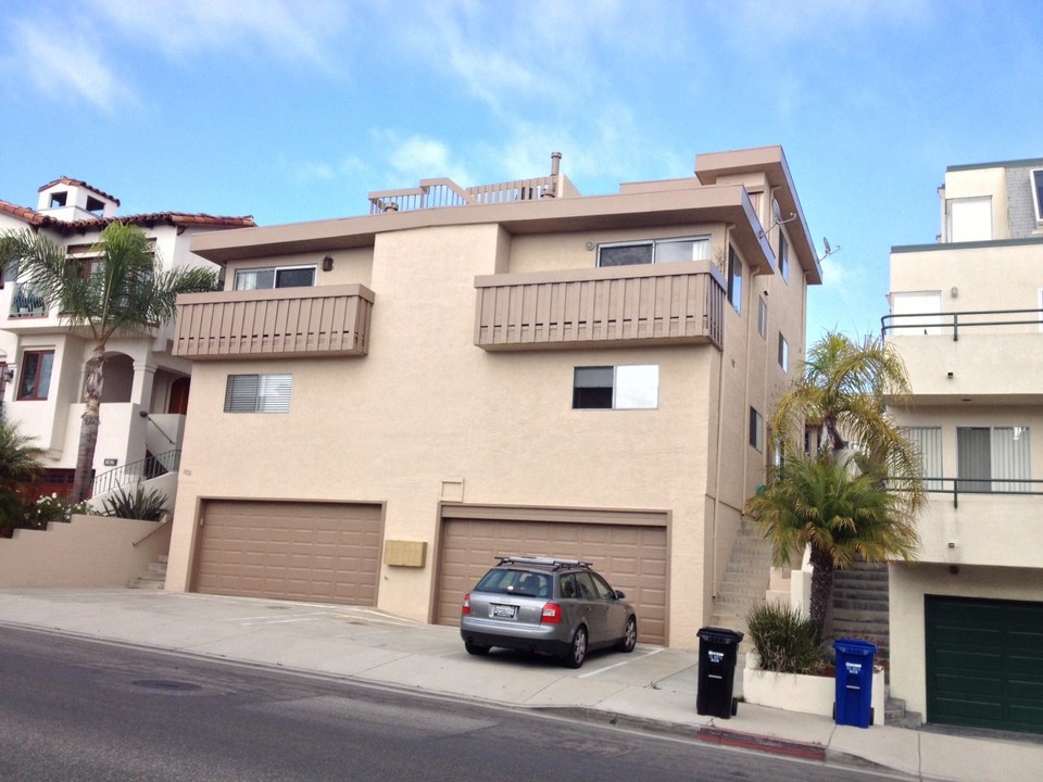 1022 Monterey Blvd in Hermosa Beach, CA - Building Photo