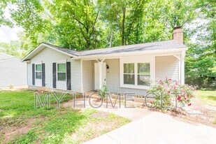 7821 Cloughy Cir in Charlotte, NC - Building Photo